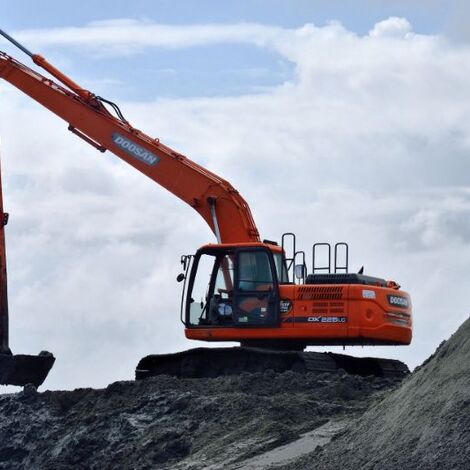 backhoe-2870985_1920